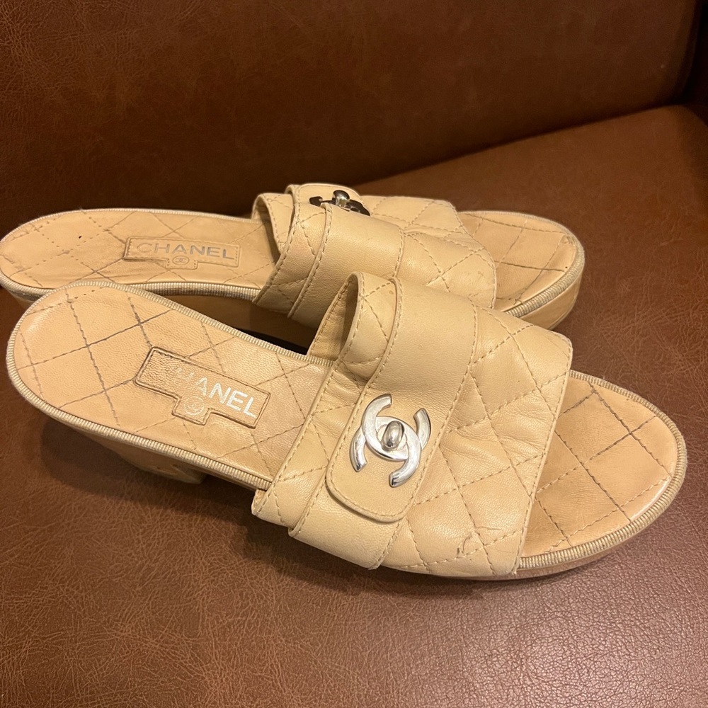 Vintage Chanel Beige Women's Slide Sandals